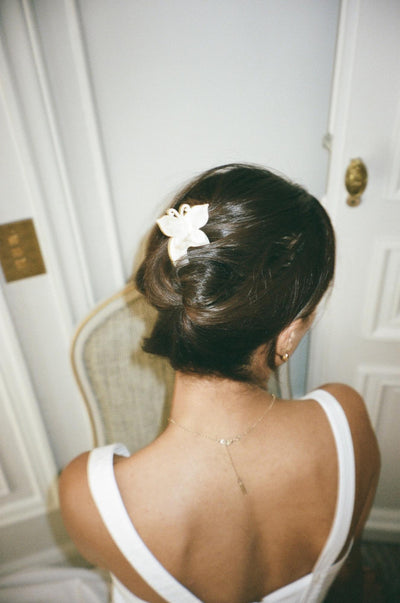 model with chantilly hair pin in hair